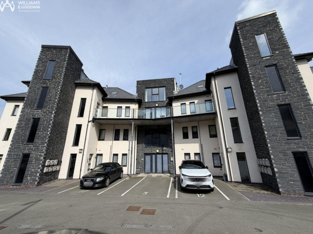 Main image of property: Llys Marina, Y Felinheli, Gwynedd, LL56