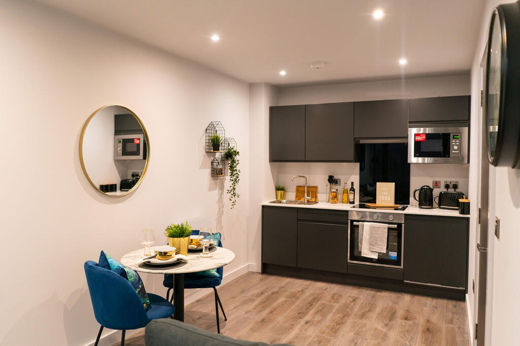 Apartment in Liverpool - More