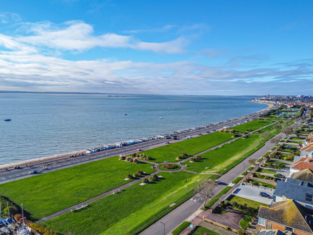Thorpe Bay Gardens, Thorpe Bay, SS1 photo 2