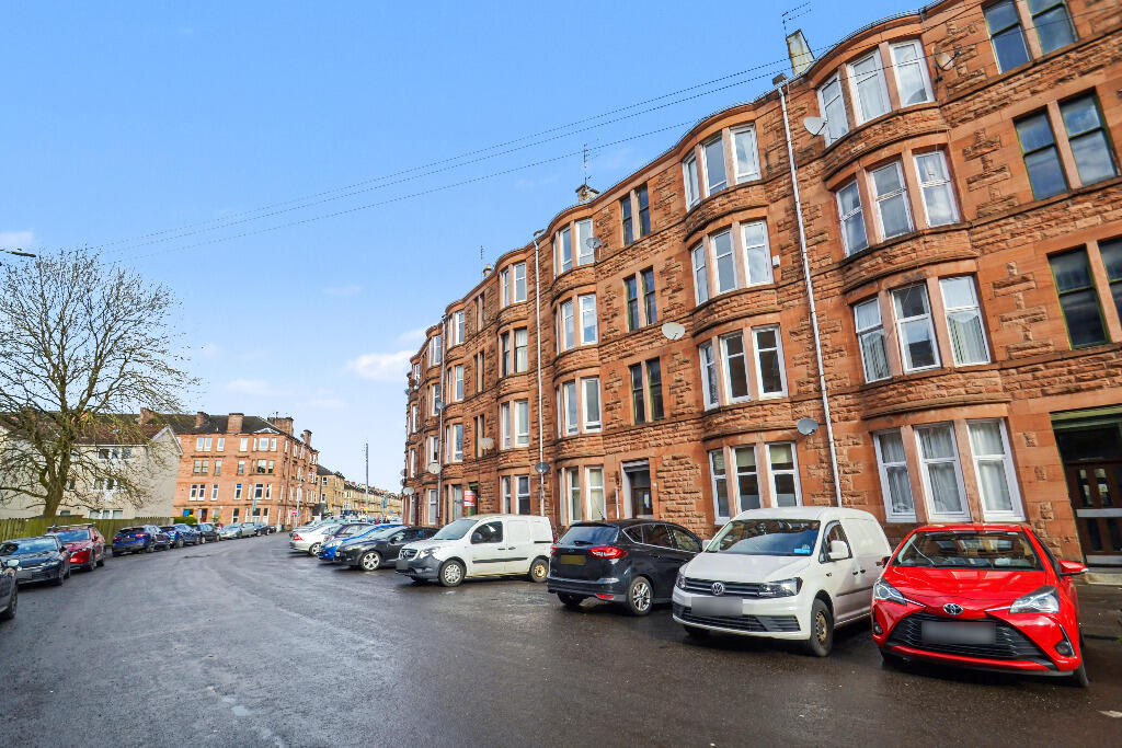 Main image of property: 1/2 47 Torrisdale Street, Queens Park, Glasgow, G42 8PP