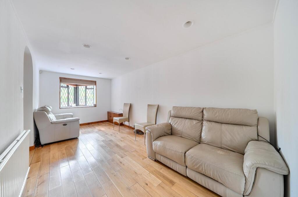 House in Harrow - View 5