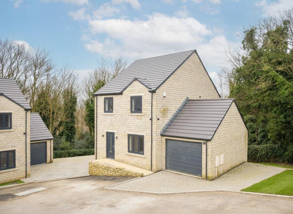 Main image of property: 21 Headland Lane, Earlsheaton, WF12 8JS