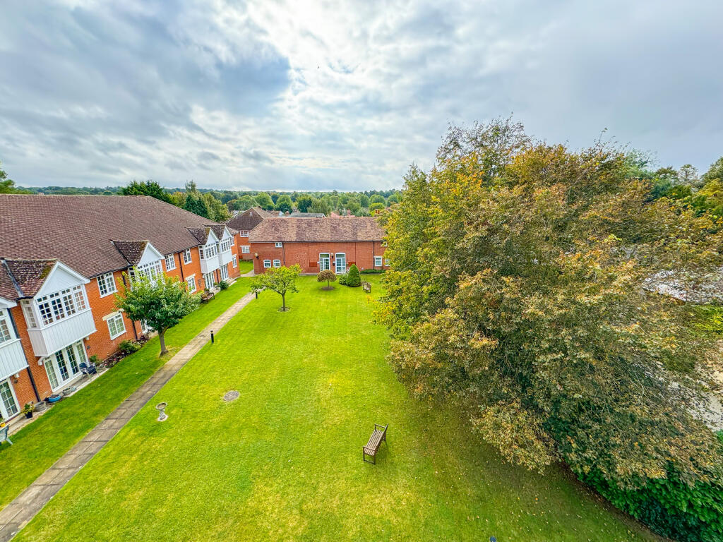 Hillside, Heath Road, Newmarket, Suffolk photo 4