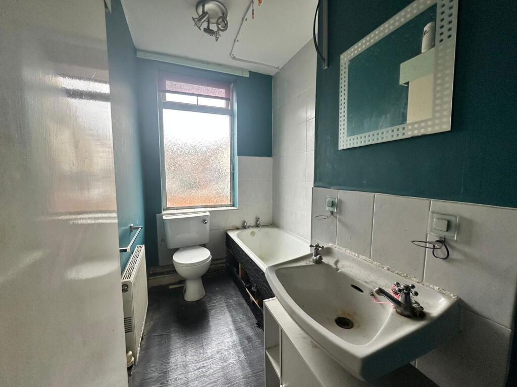 House in Mansfield, Nottinghamshire - View 5