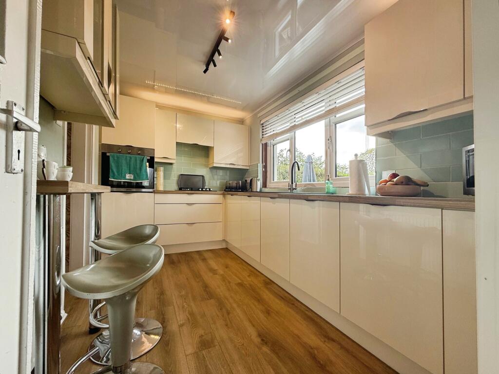 Glen Grove, East Kilbride, G75 photo 3