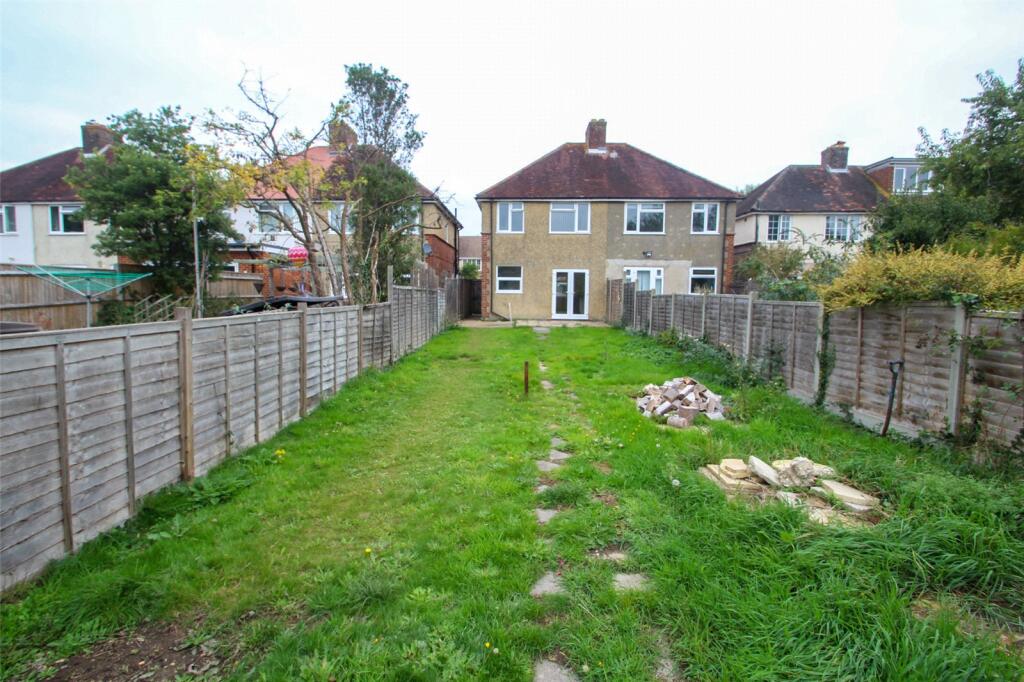 3-bed semi-detached on Cliffe Avenue, HAMBLE, SO31, £295,000