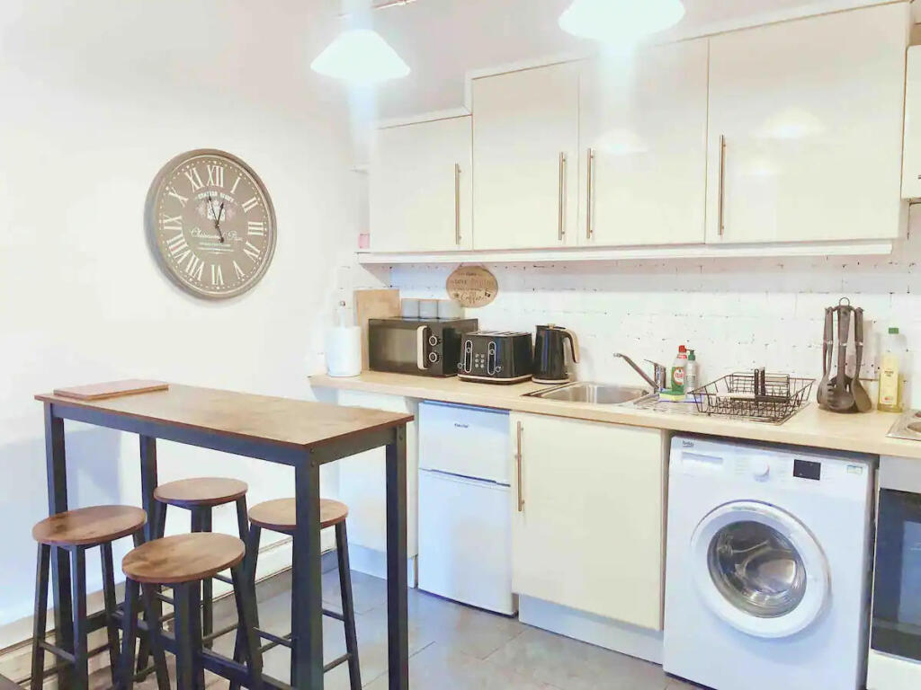 Apartment in Edinburgh - View 5