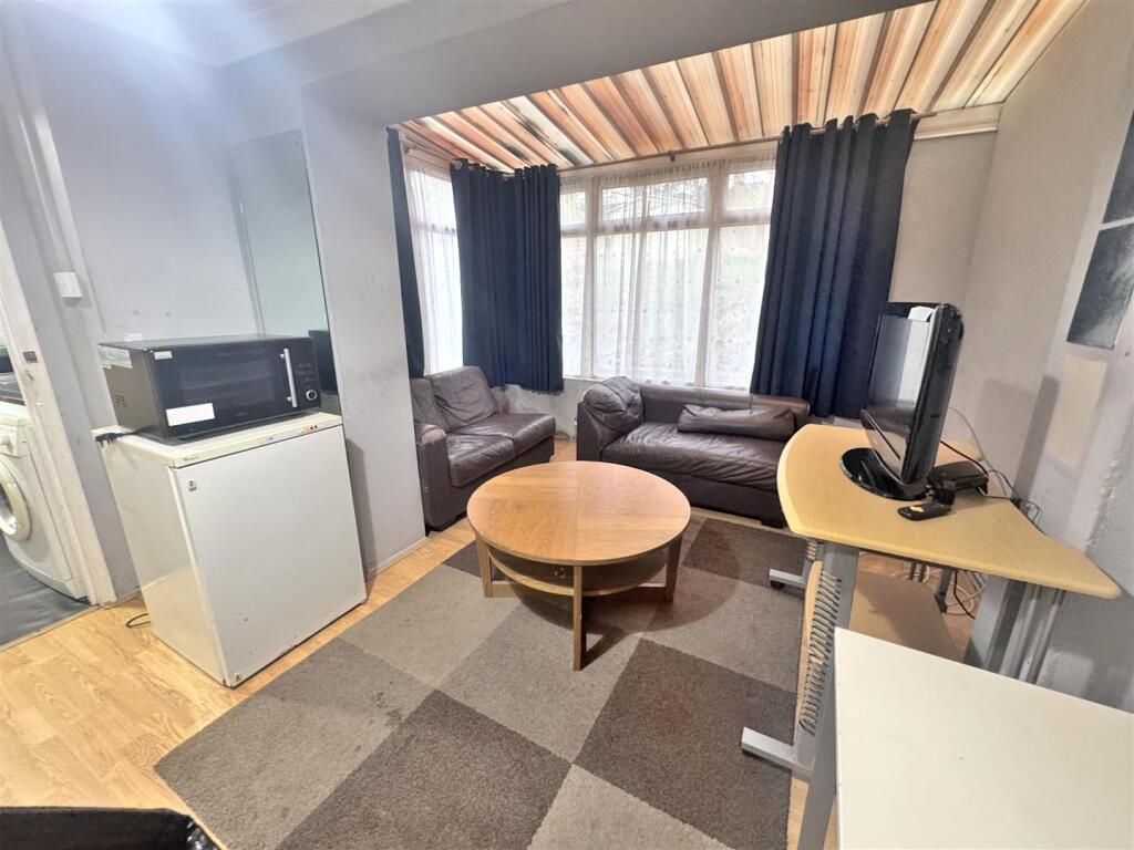 Additional image 3 of Furzen Crescent, Hatfield