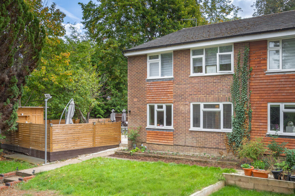 Apartment in Woking, St John's, Horsell