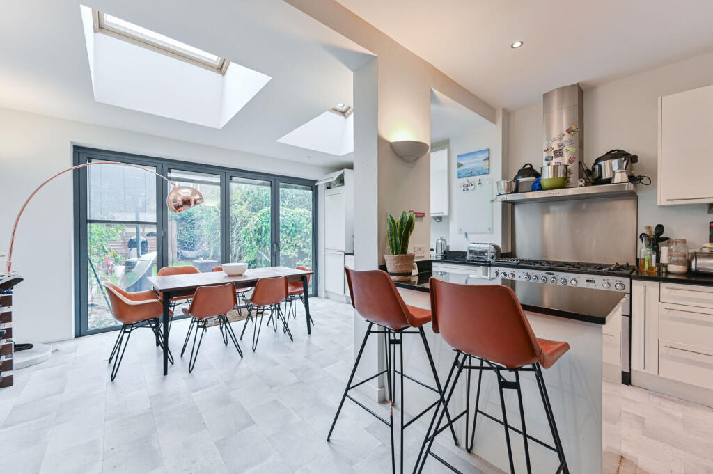 House in London - View 4