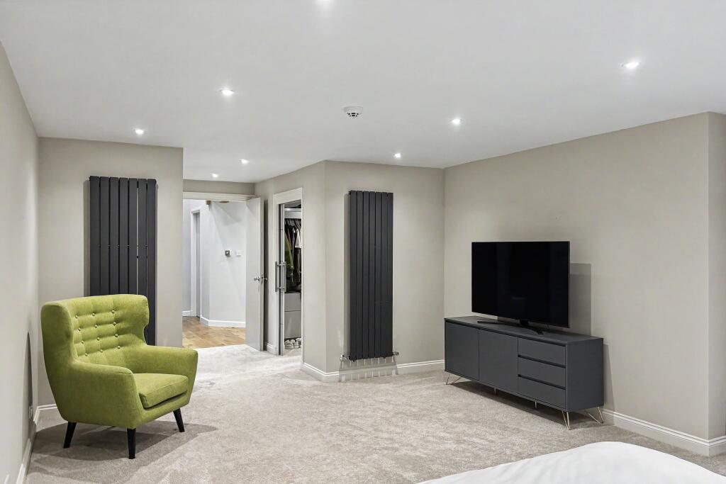 Apartment in Wolverhampton, Wildicote, Boningale - View 5