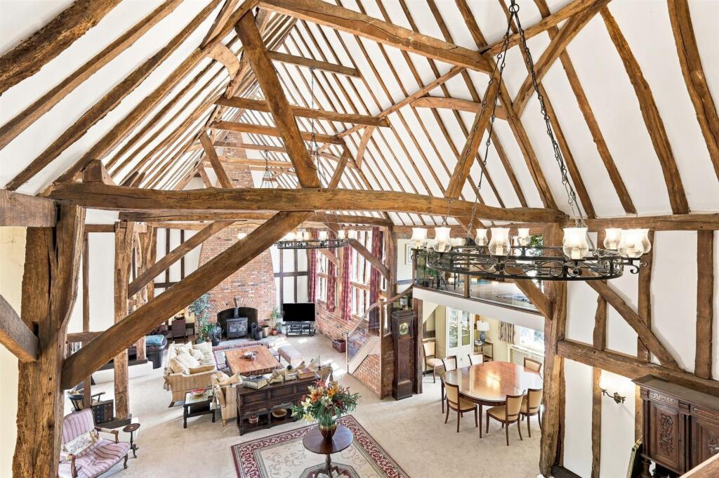 West Barn - Hunsdon - Five Bedrooms + Annexe photo 4