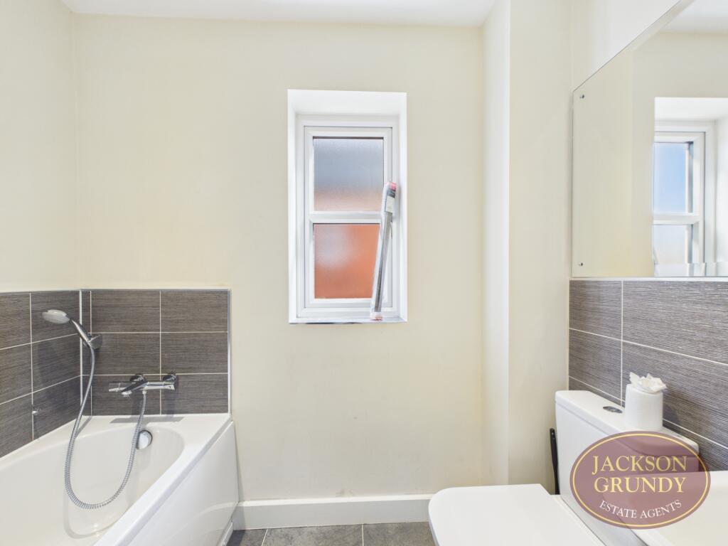 House in Northampton - View 5