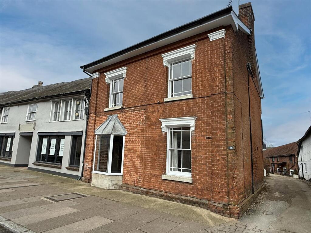 1-bed flat on High Street, Needham Market, £150,000