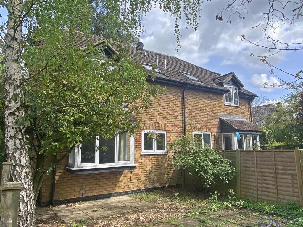 Main image of property: 14 Byron Close Twyford Reading Berkshire