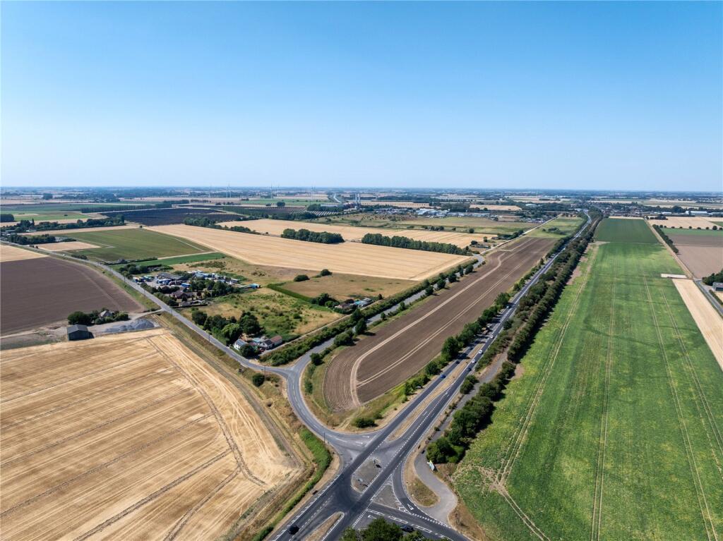 House in South Holland, Sutton Bridge - More