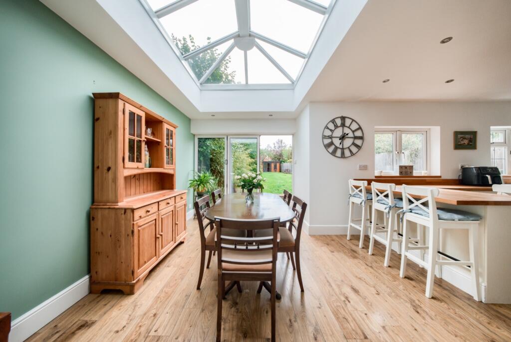 Loxley Road, Stratford-upon-Avon, CV37 photo 2