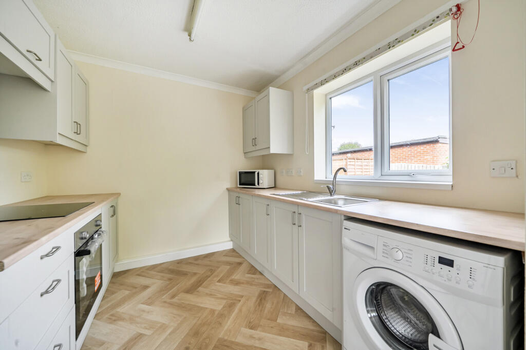 Apartment in Thatcham, West Berkshire - View 2