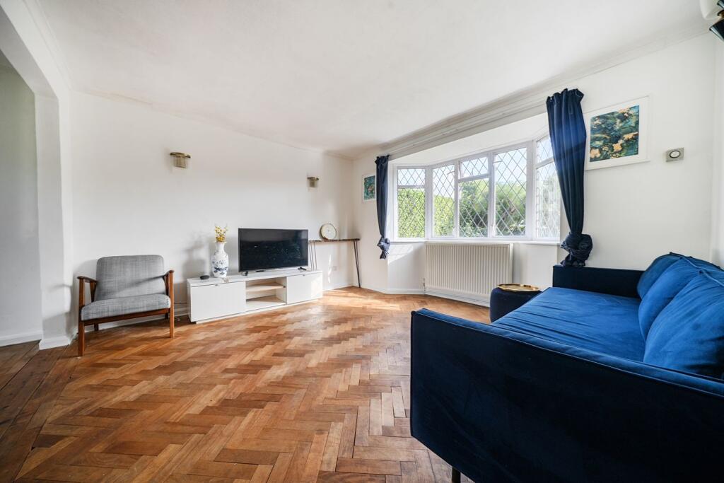 House in Arlesey, Central Bedfordshire - More