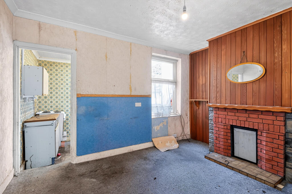 House in Chatham, Luton - View 4