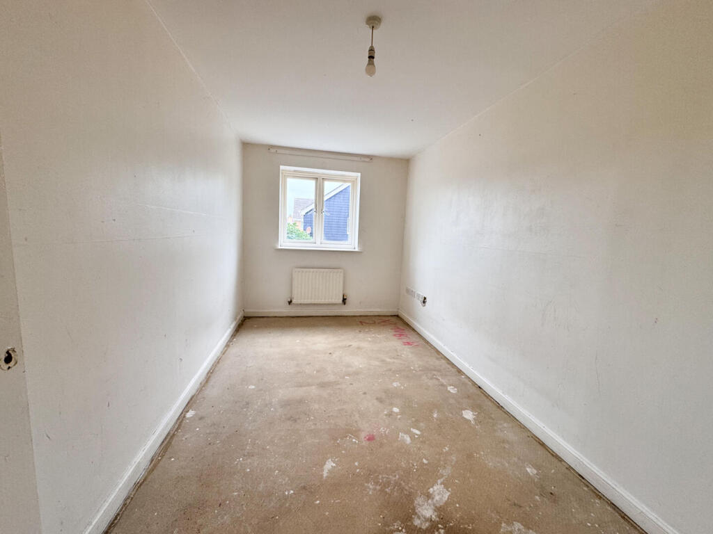 Apartment in Southend-on-Sea - More