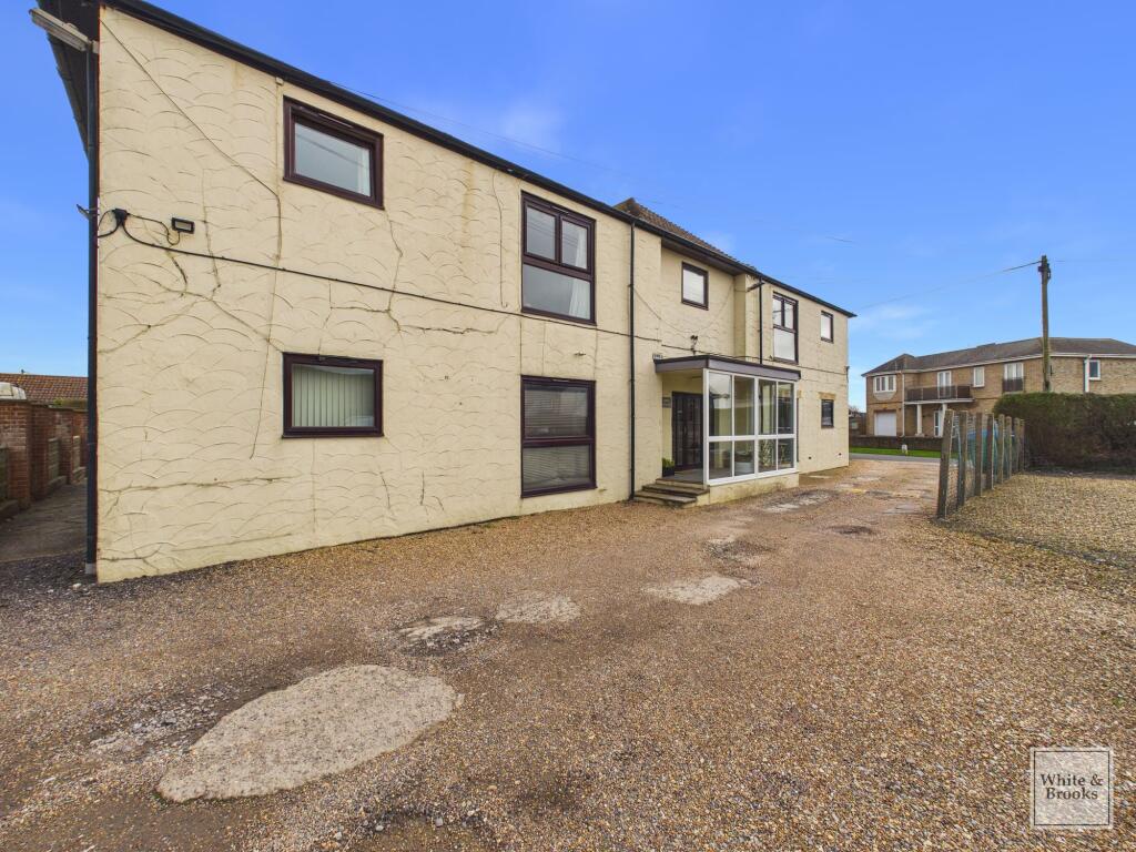 1-bed flat on Manor Way, Elmer, PO22, £139,995