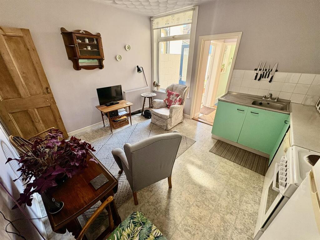 House in Portsmouth - View 5