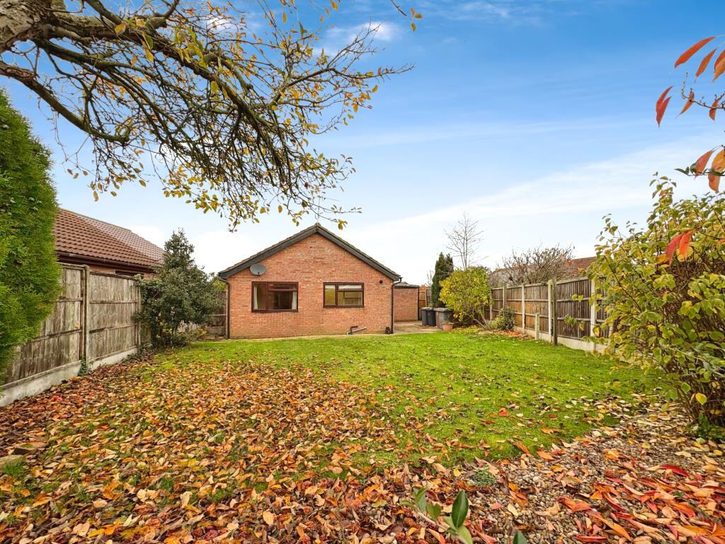 Regents Park Close, North Hykeham, LN6 photo 2