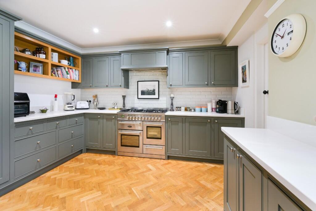 Woodcote Hurst, Epsom - More