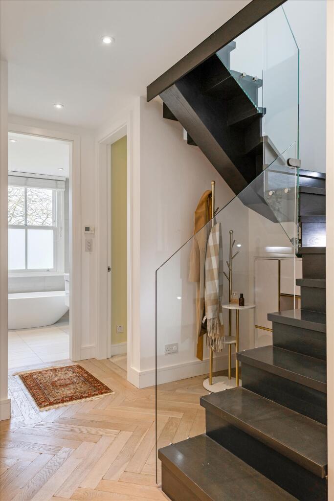 Apartment in Twickenham - View 5
