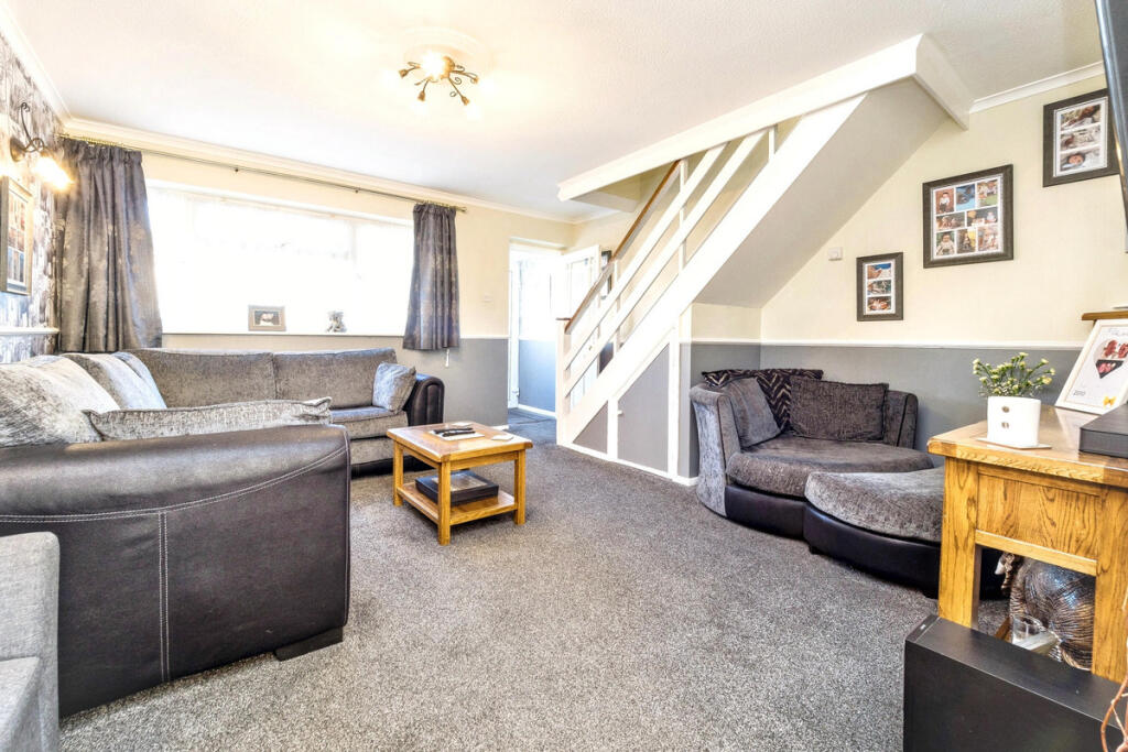 Vermeer Crescent, Southend-on-sea, SS3 photo 4