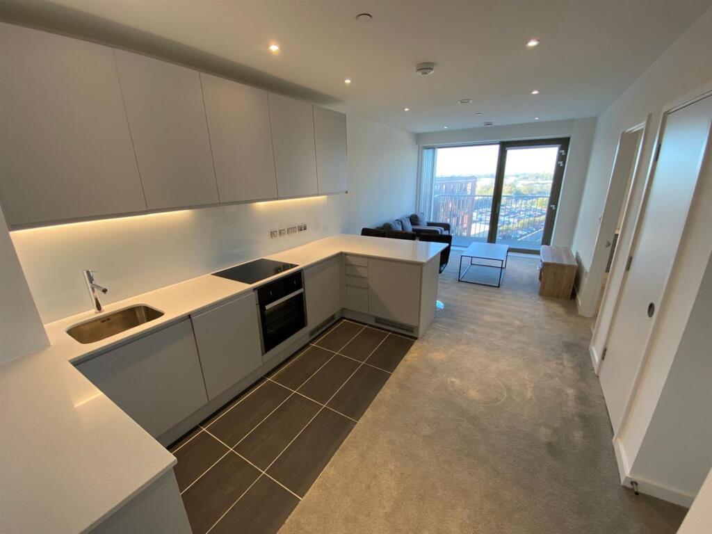 Apartment in Salford, Greater Manchester - View 5