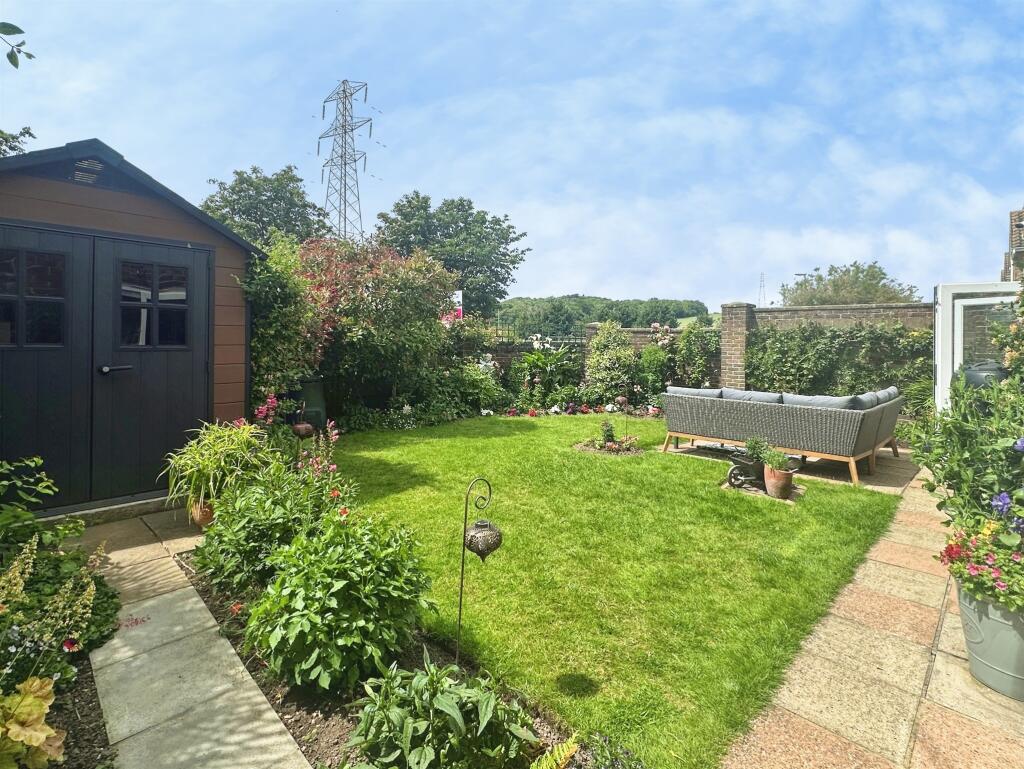 Priory Close, Sompting, Lancing photo 4