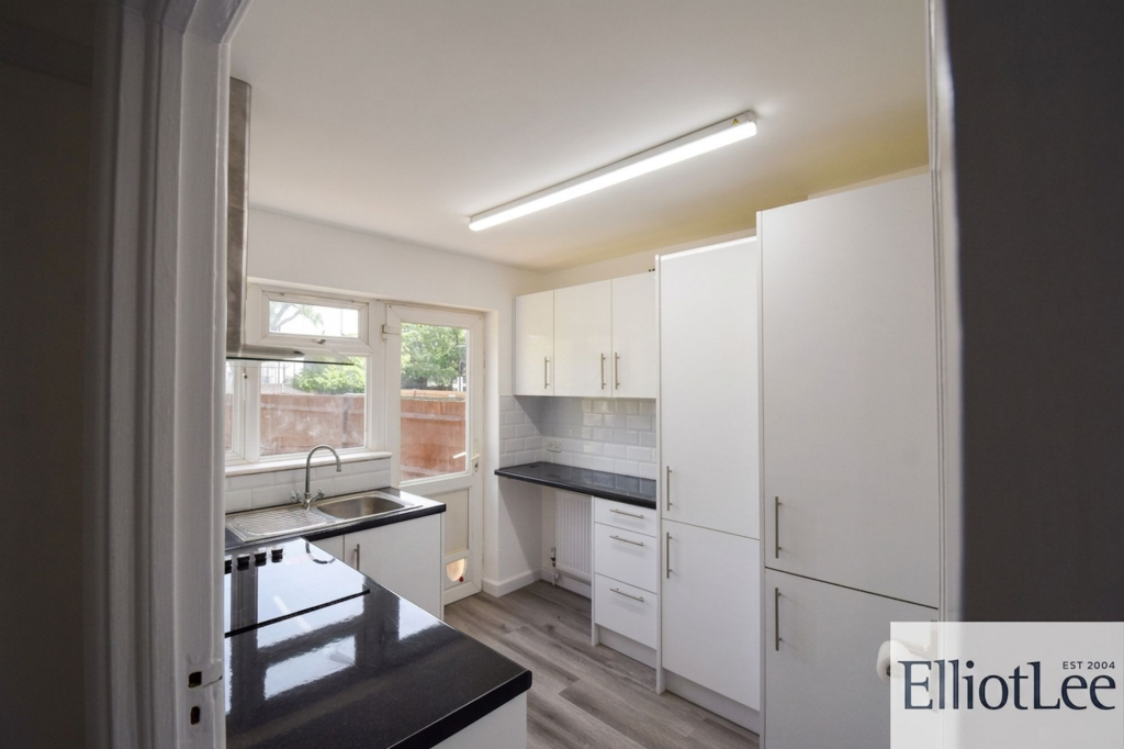 Apartment in London, London Borough of Harrow - View 2