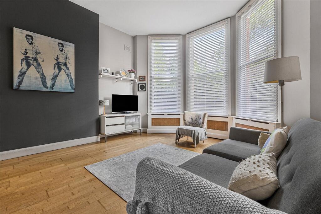 Apartment in Twickenham - View 3