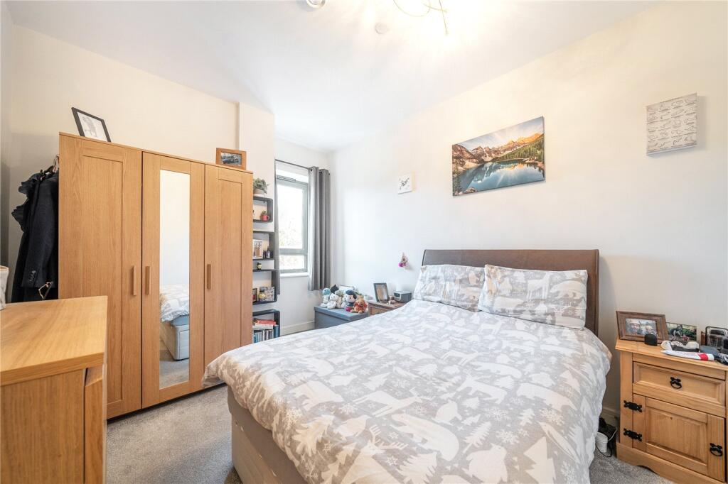 Apartment in Guildford - More