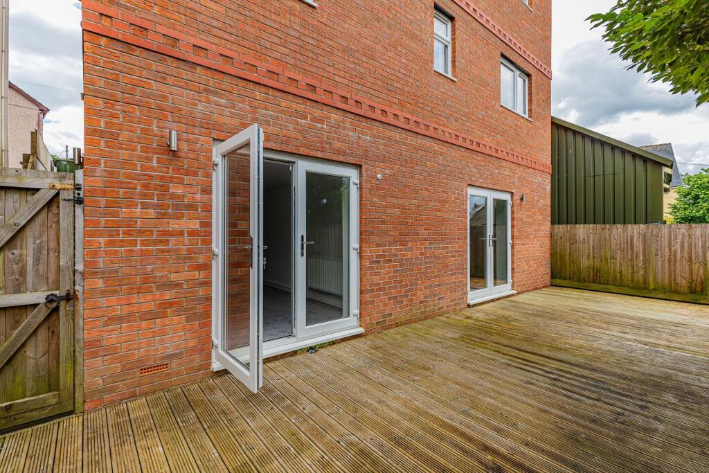 House in Hengoed, Caerphilly - View 6