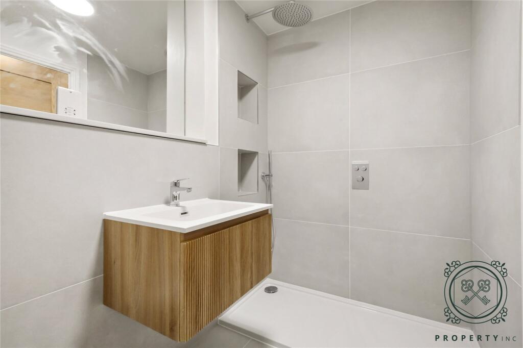 Apartment in London, Caledonian Estate, Barnsbury - View 5