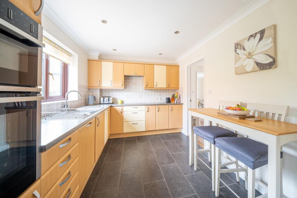 House in Eastleigh, Knightwood Park, Valley Park - View 2