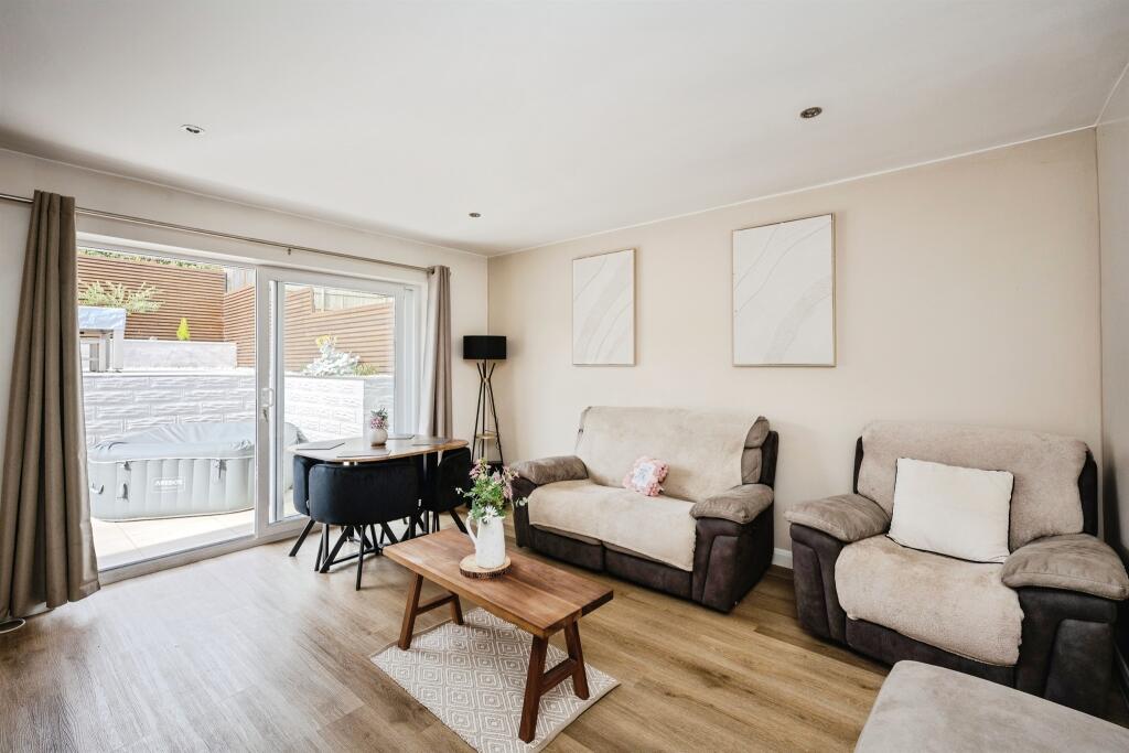 House in Swansea, Llansamlet - View 4