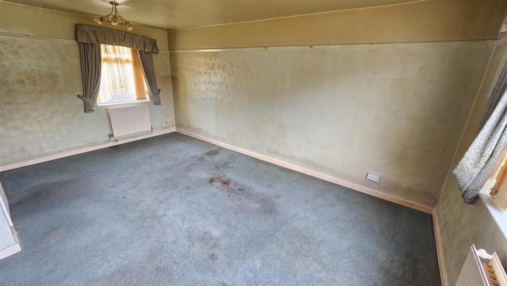 House in Rushcliffe, Aslockton - More