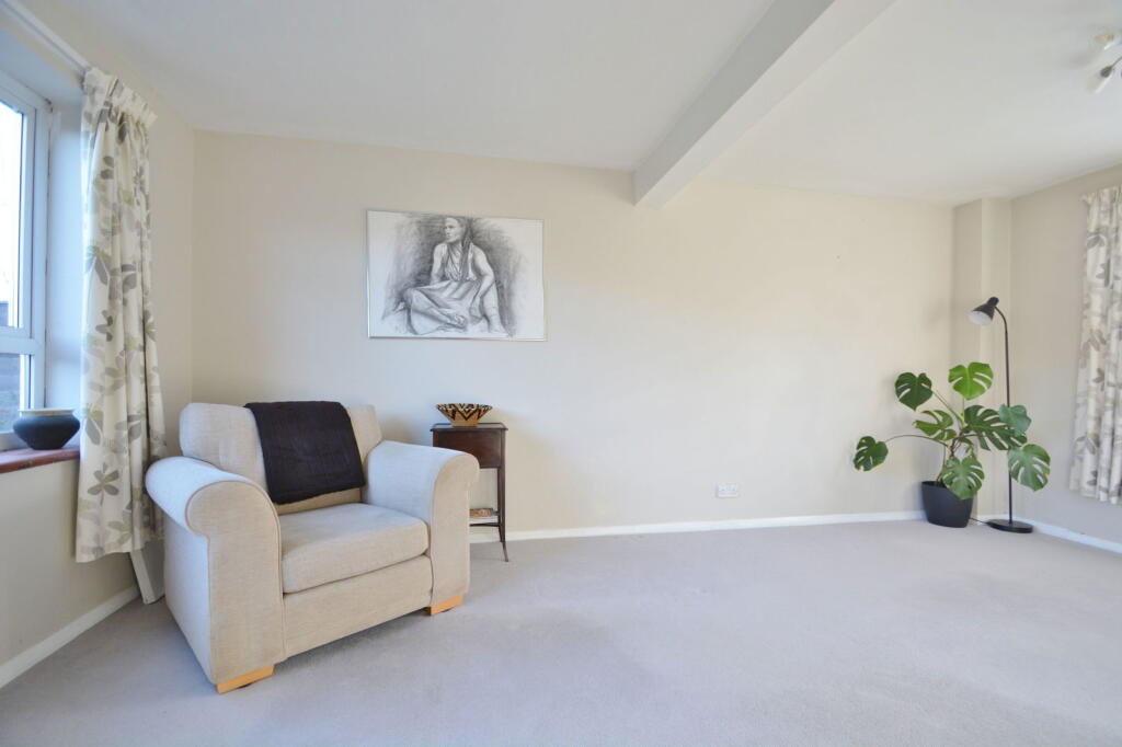Kings Close, Thame, OX9 3DB photo 3
