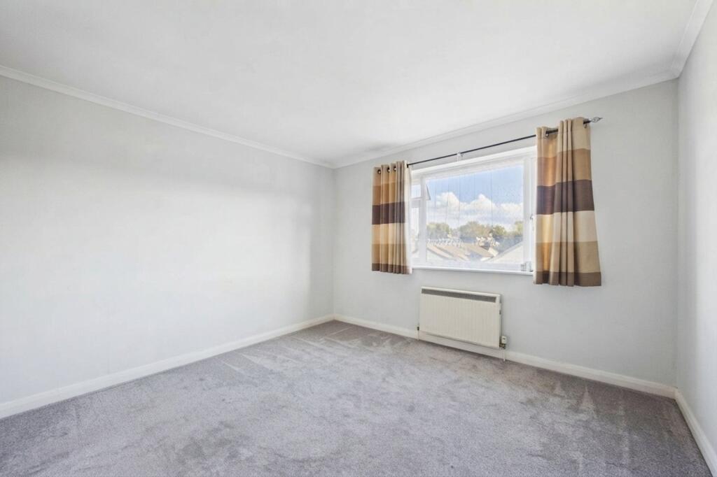 House in Spelthorne, Surrey - View 5