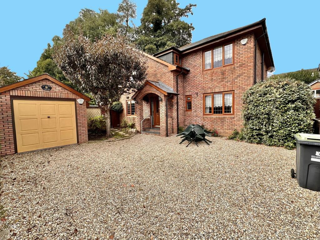 House in Newport, Magor with Undy