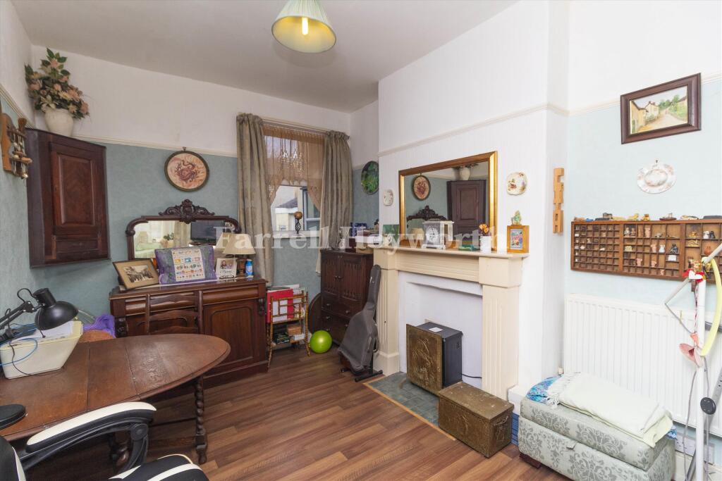 103, Clarendon Road photo 4