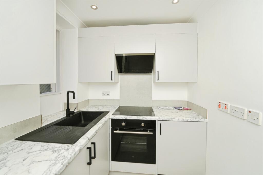 Castle Hill Lane, Mere, Warminster photo 5