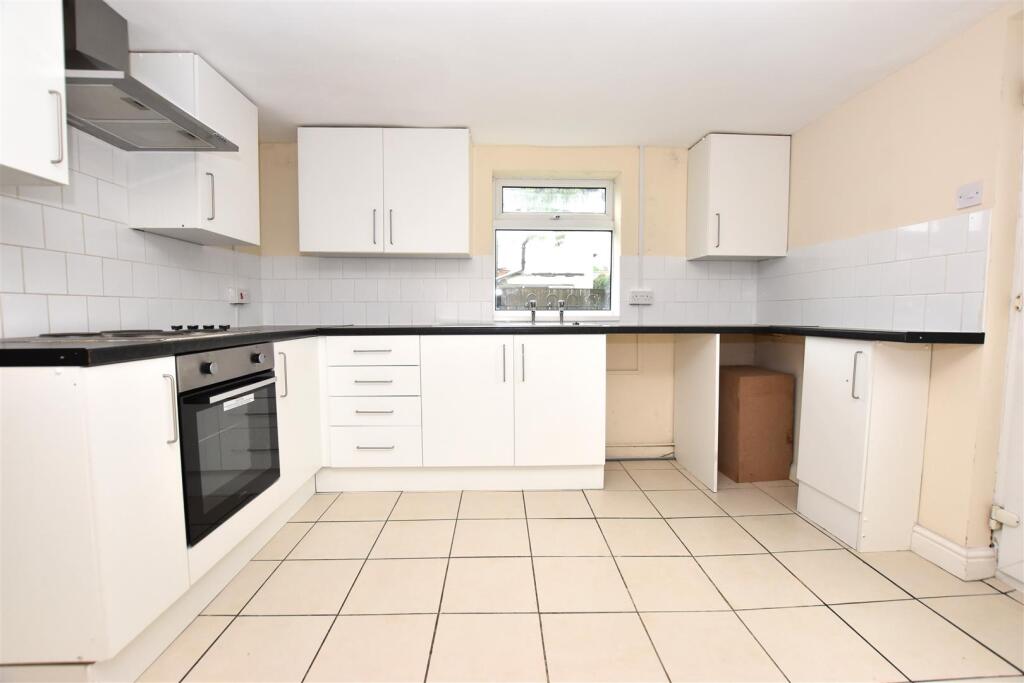 House in Hull, Kingston upon Hull - View 3