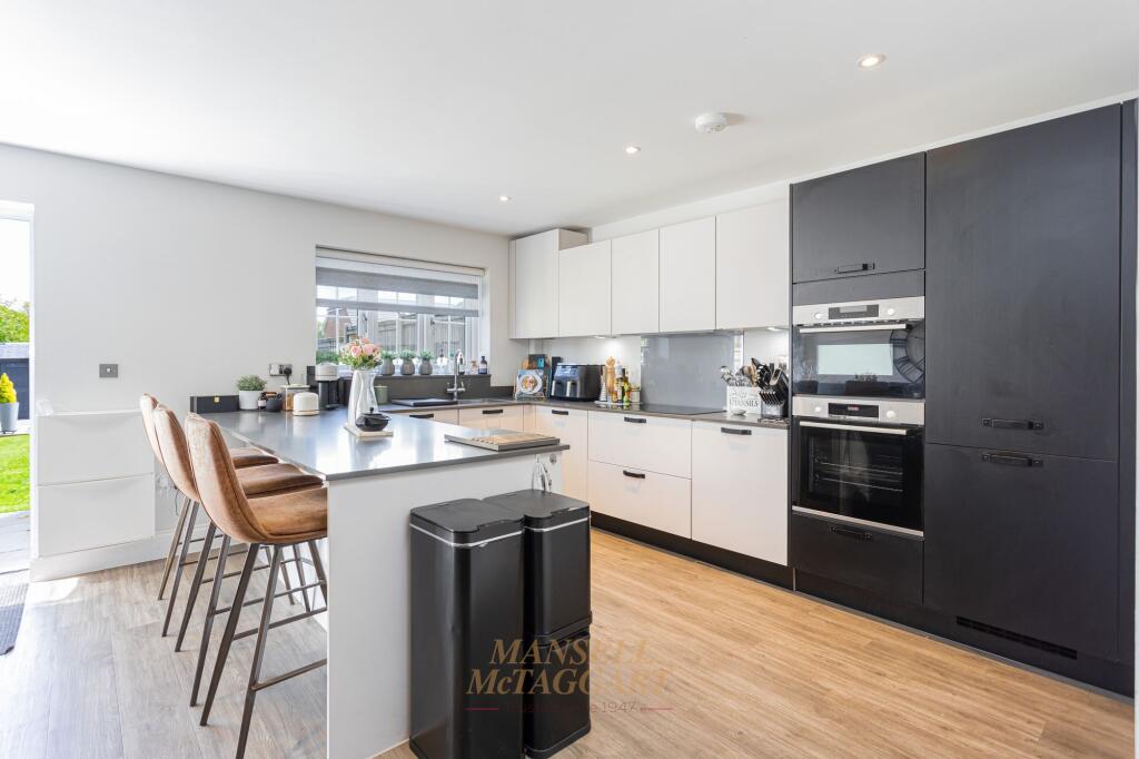 House in Redhill - View 4