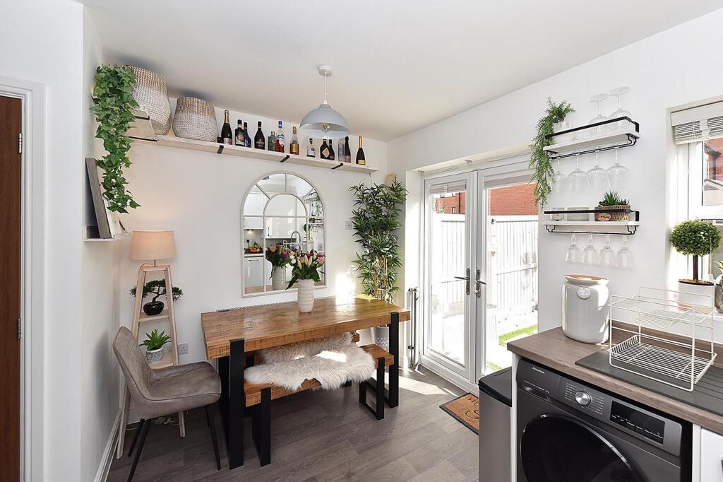 Juliana Way, Altrincham, WA14 photo 3