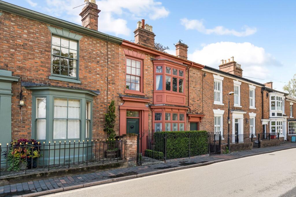 Main image of property: Chestnut Walk, Stratford-Upon-Avon, CV37